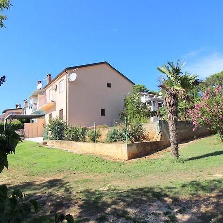 Apartment Liliana Near Beach Пореч Екстериор снимка