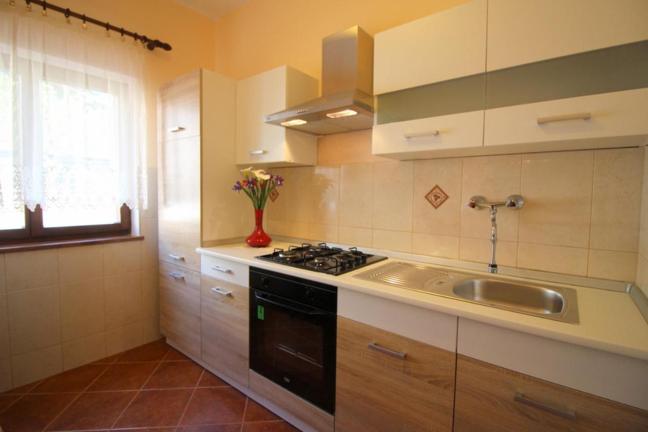 Apartment Liliana Near Beach Пореч Екстериор снимка