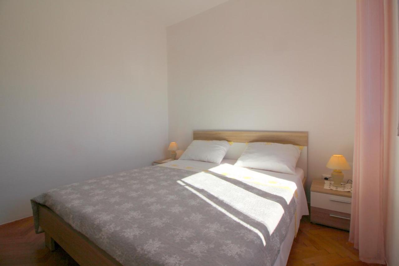Apartment Liliana Near Beach Пореч Екстериор снимка